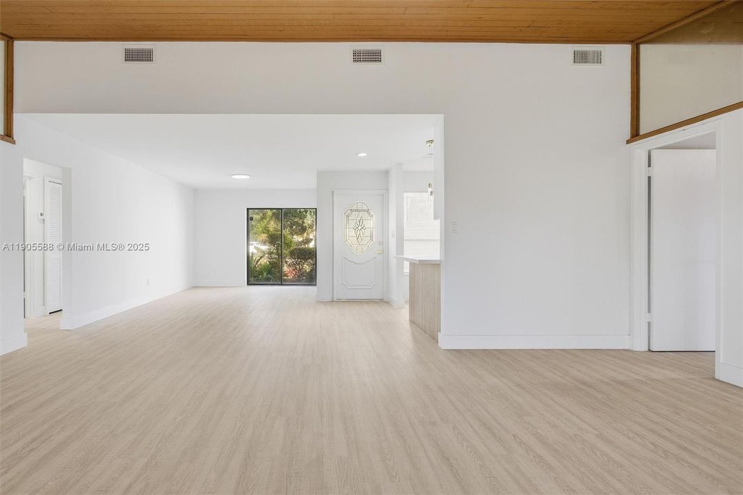 Recently Sold: $545,000 (3 beds, 2 baths, 1666 Square Feet)