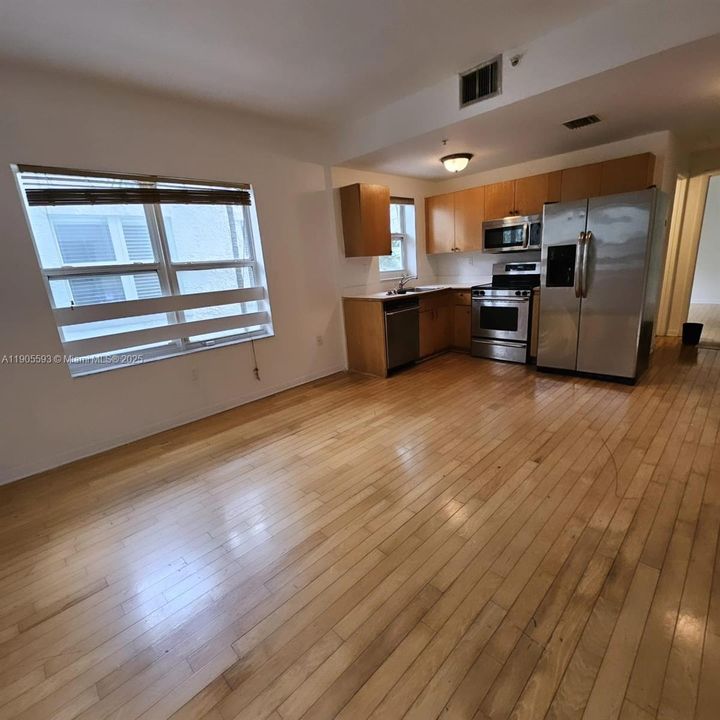 В аренду: $1,800 (1 спален, 1 ванн, 500 Квадратных фут)