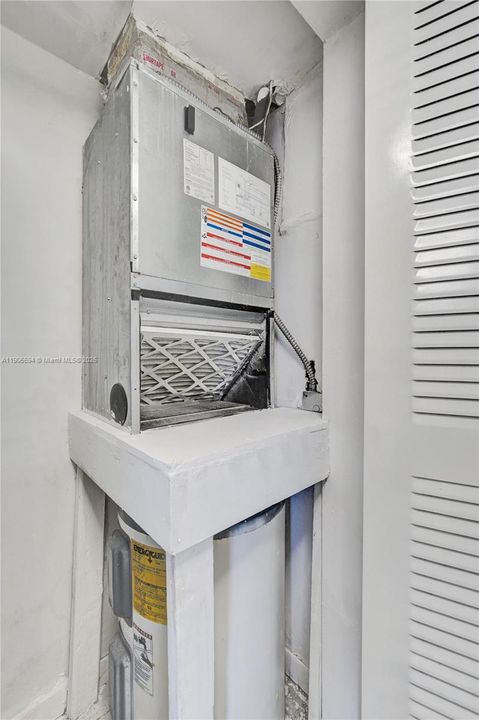 待售: $179,000 (2 贝兹, 2 浴室, 1080 平方英尺)