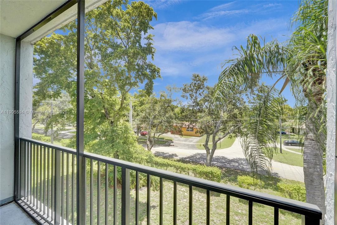 待售: $179,000 (2 贝兹, 2 浴室, 1080 平方英尺)