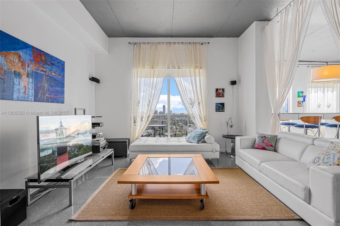 出租: $3,250 (2 贝兹, 2 浴室, 1010 平方英尺)