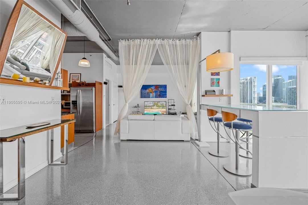 出租: $3,250 (2 贝兹, 2 浴室, 1010 平方英尺)