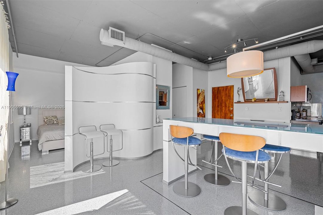 出租: $3,250 (2 贝兹, 2 浴室, 1010 平方英尺)