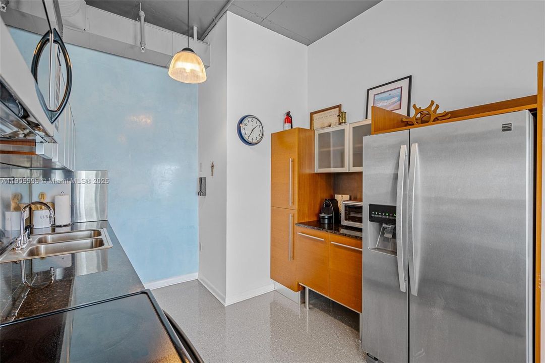 出租: $3,250 (2 贝兹, 2 浴室, 1010 平方英尺)