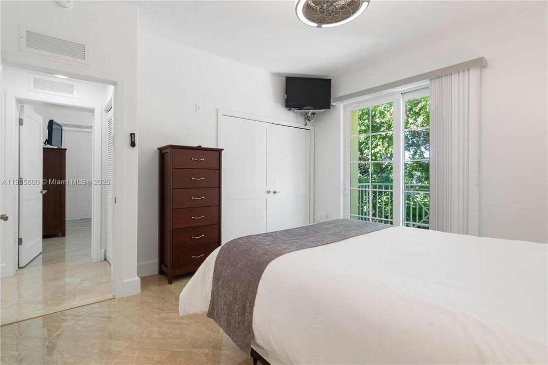 待售: $2,099,990 (4 贝兹, 3 浴室, 2635 平方英尺)