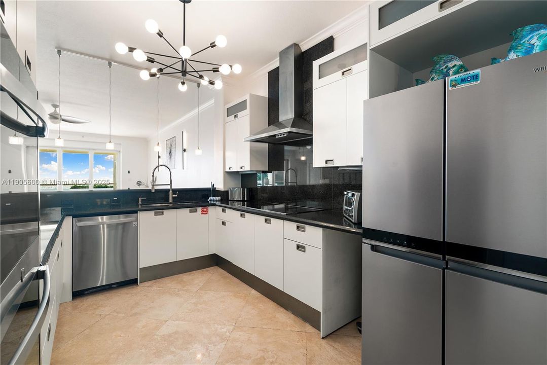 待售: $2,099,990 (4 贝兹, 3 浴室, 2635 平方英尺)