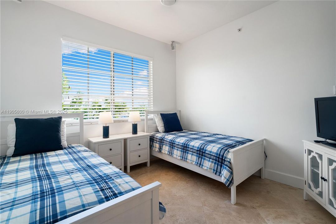 待售: $2,099,990 (4 贝兹, 3 浴室, 2635 平方英尺)