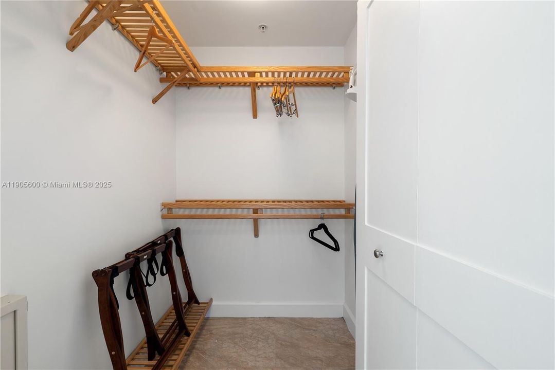 待售: $2,099,990 (4 贝兹, 3 浴室, 2635 平方英尺)