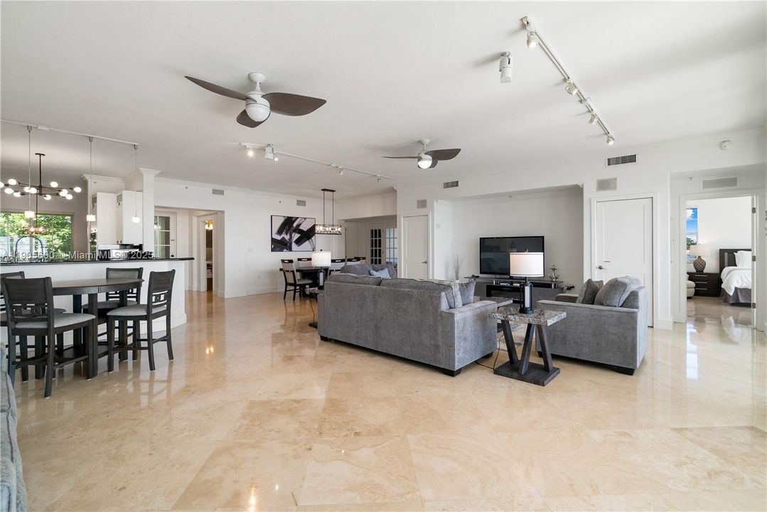 待售: $2,099,990 (4 贝兹, 3 浴室, 2635 平方英尺)