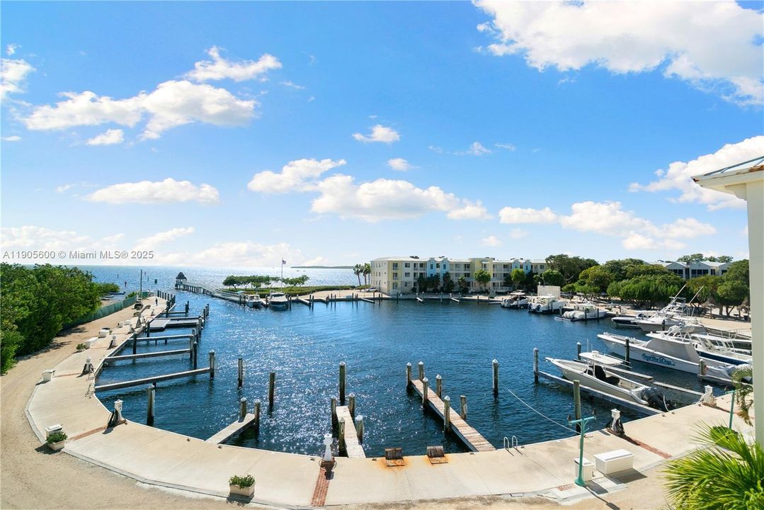 待售: $2,099,990 (4 贝兹, 3 浴室, 2635 平方英尺)