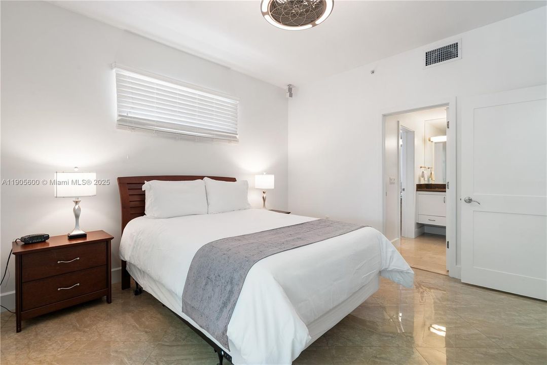 待售: $2,099,990 (4 贝兹, 3 浴室, 2635 平方英尺)