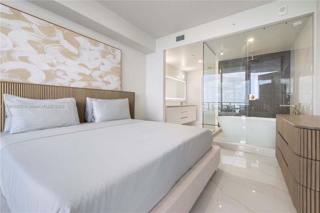 For Rent: $12,000 (2 beds, 3 baths, 1542 Square Feet)