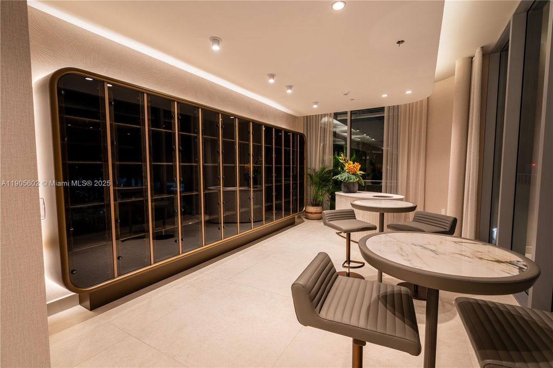 For Rent: $12,000 (2 beds, 3 baths, 1542 Square Feet)