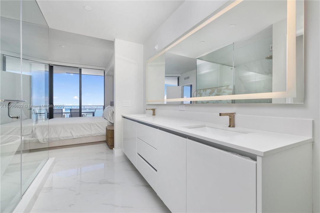 For Rent: $12,000 (2 beds, 3 baths, 1542 Square Feet)