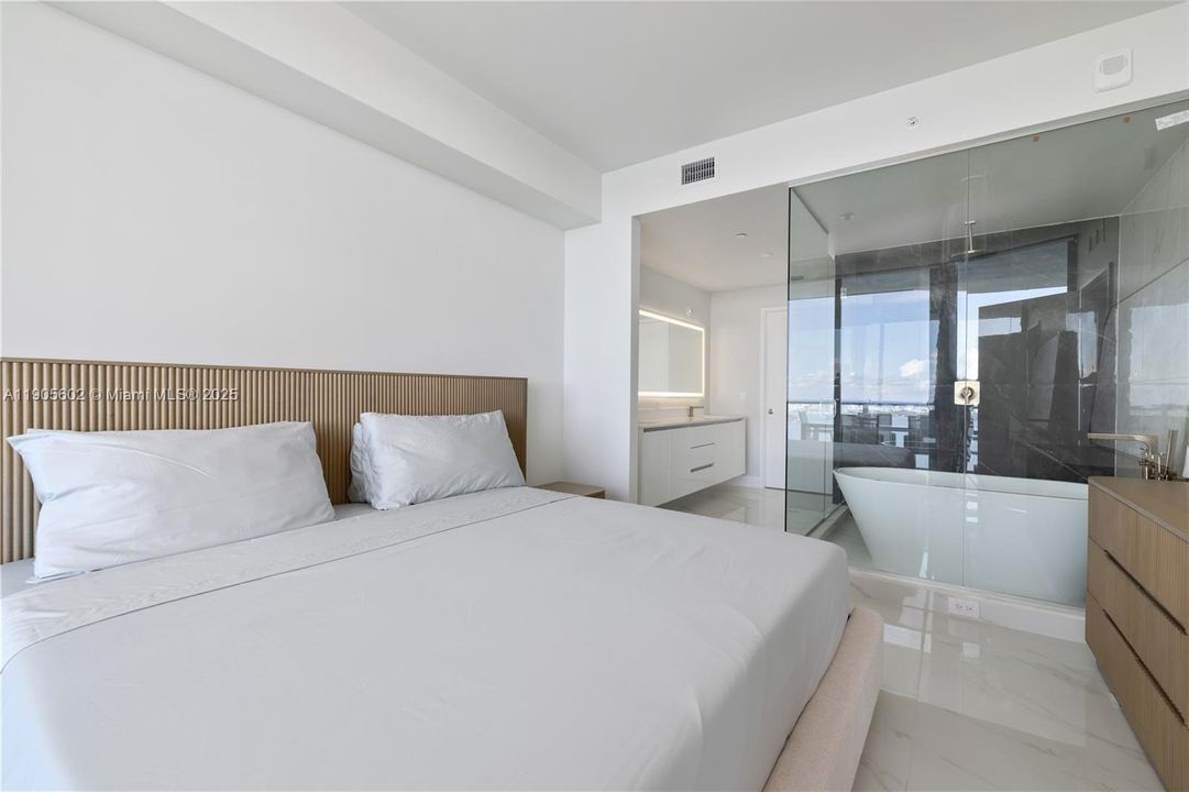 For Rent: $12,000 (2 beds, 3 baths, 1542 Square Feet)