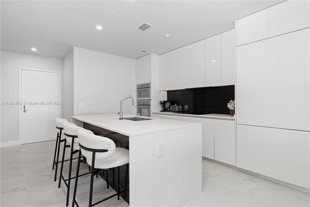 For Rent: $12,000 (2 beds, 3 baths, 1542 Square Feet)