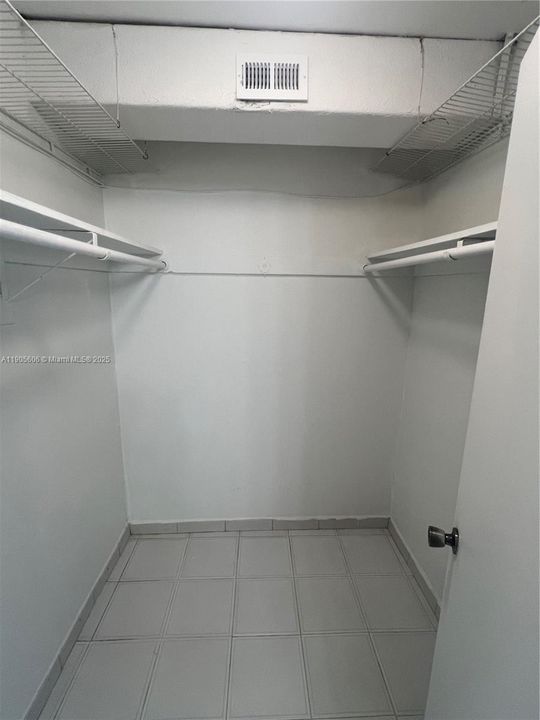 For Rent: $2,500 (1 beds, 1 baths, 655 Square Feet)