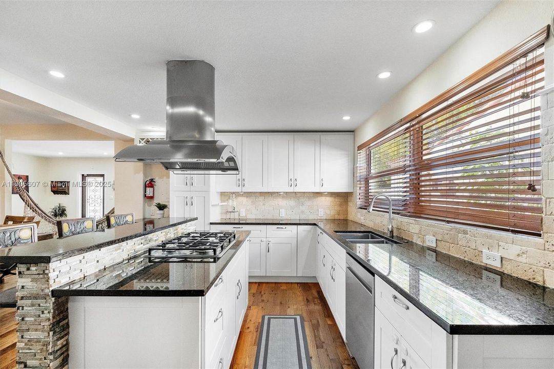 Active With Contract: $1,325,000 (5 beds, 3 baths, 2479 Square Feet)