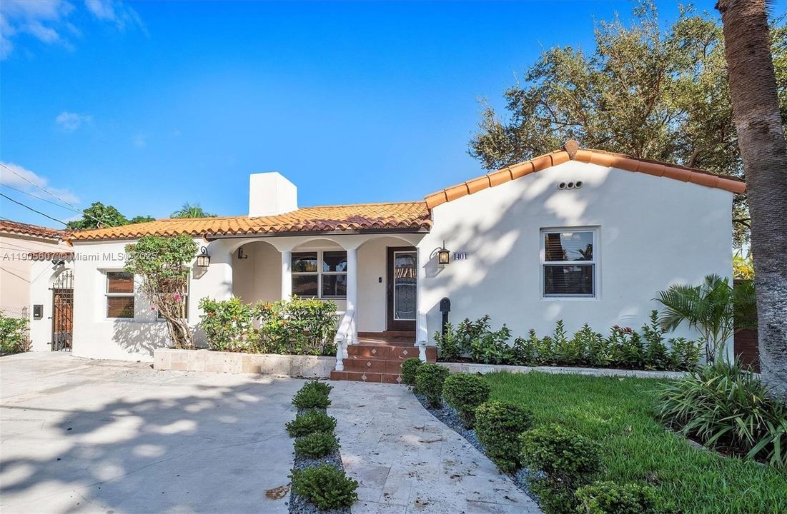 Active With Contract: $1,325,000 (5 beds, 3 baths, 2479 Square Feet)