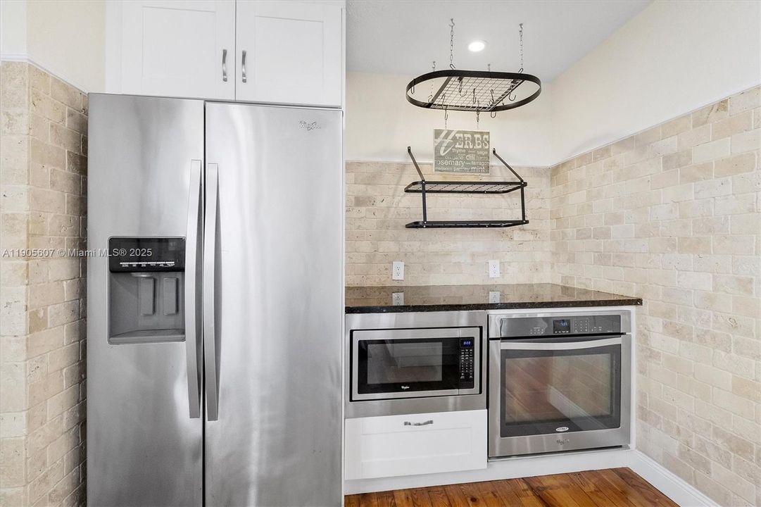 Active With Contract: $1,325,000 (5 beds, 3 baths, 2479 Square Feet)