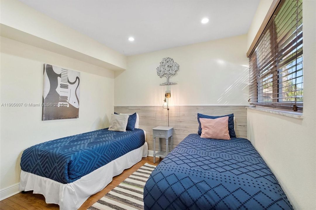 Active With Contract: $1,325,000 (5 beds, 3 baths, 2479 Square Feet)