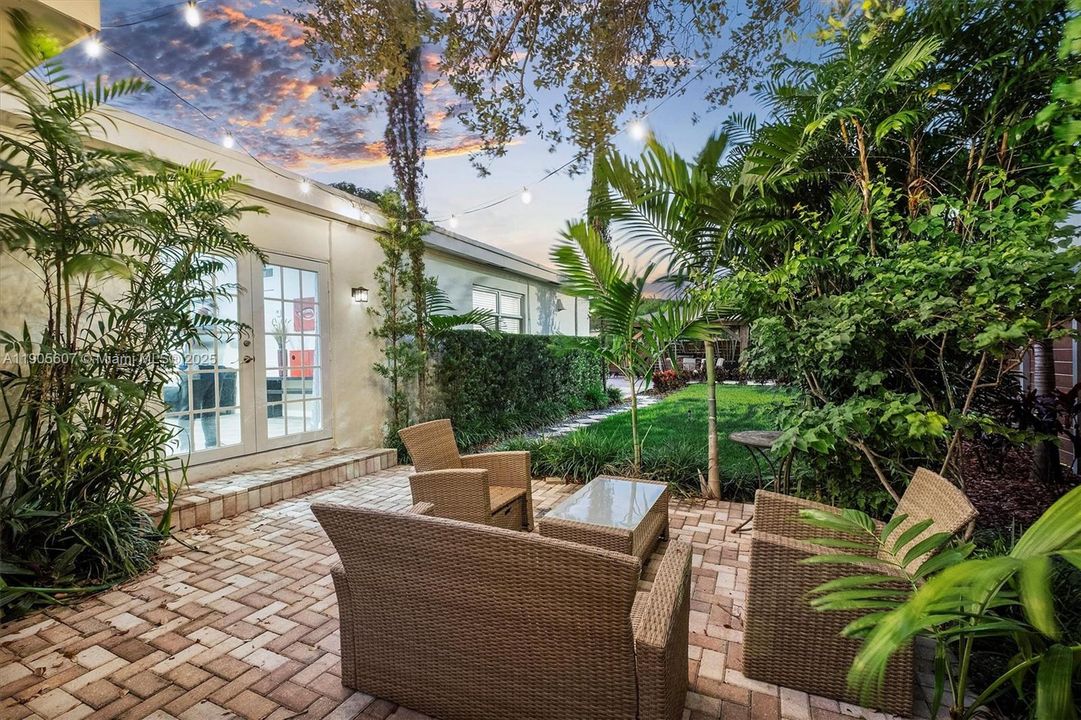 Active With Contract: $1,325,000 (5 beds, 3 baths, 2479 Square Feet)