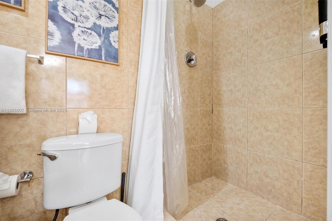 Active With Contract: $1,325,000 (5 beds, 3 baths, 2479 Square Feet)