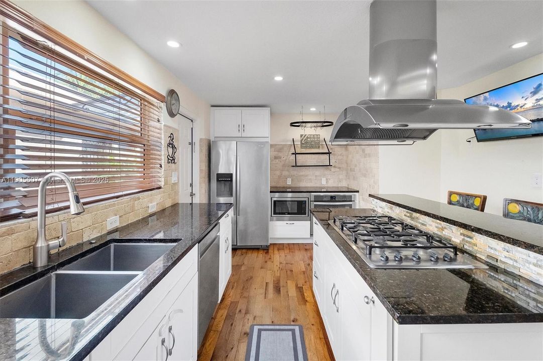 Active With Contract: $1,325,000 (5 beds, 3 baths, 2479 Square Feet)