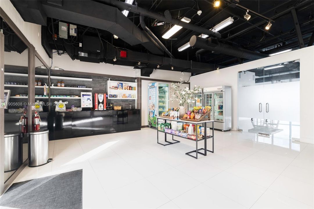 For Sale: $625,000 (2 beds, 2 baths, 1158 Square Feet)