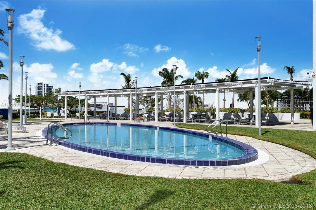 For Sale: $625,000 (2 beds, 2 baths, 1158 Square Feet)