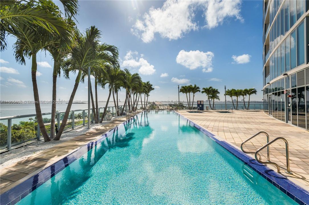 For Sale: $625,000 (2 beds, 2 baths, 1158 Square Feet)