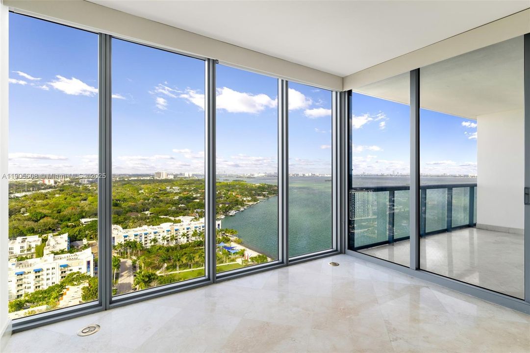 For Sale: $625,000 (2 beds, 2 baths, 1158 Square Feet)