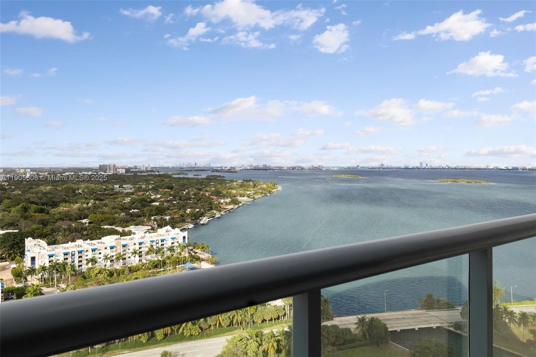 For Sale: $625,000 (2 beds, 2 baths, 1158 Square Feet)