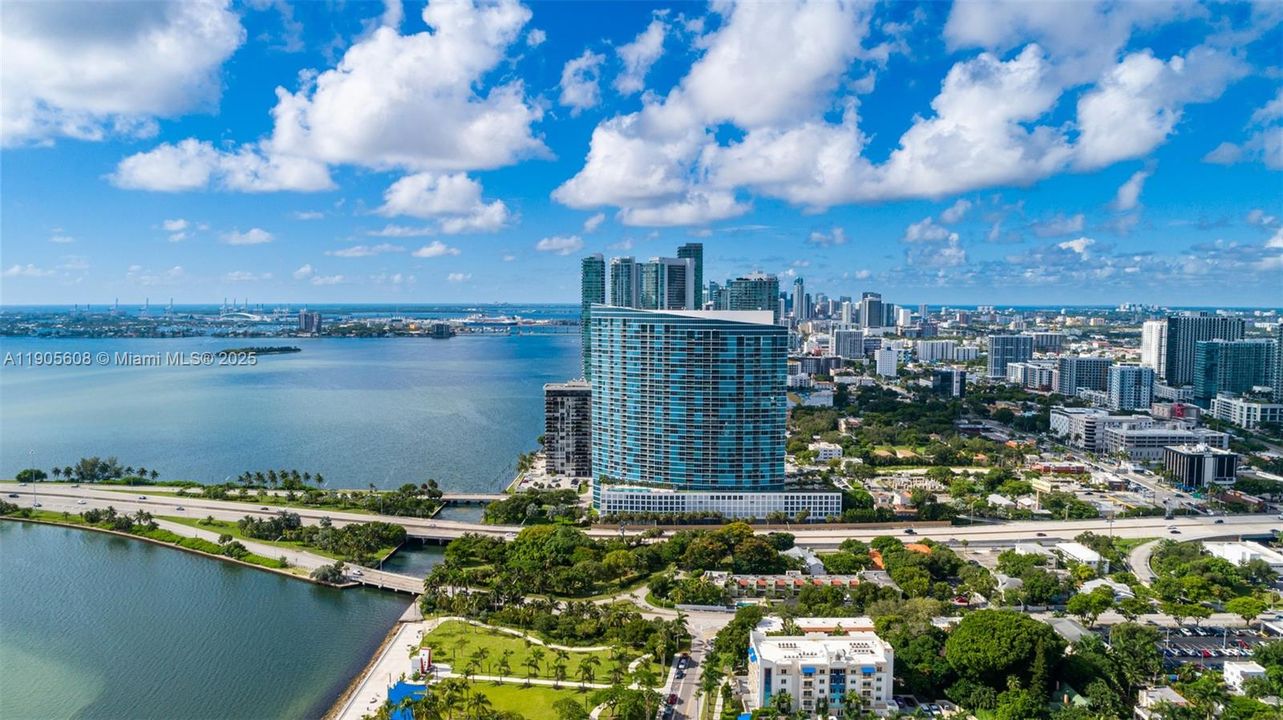 For Sale: $625,000 (2 beds, 2 baths, 1158 Square Feet)