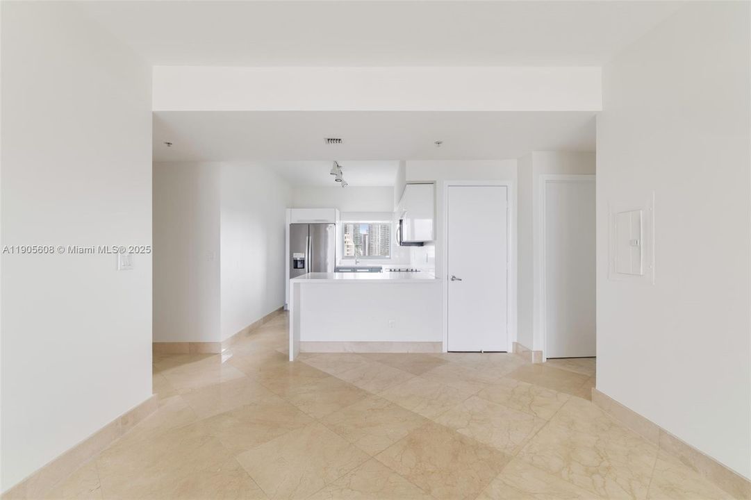 For Sale: $625,000 (2 beds, 2 baths, 1158 Square Feet)