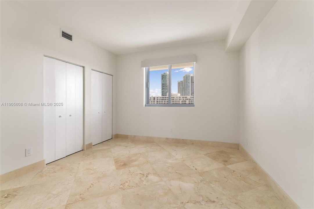 For Sale: $625,000 (2 beds, 2 baths, 1158 Square Feet)