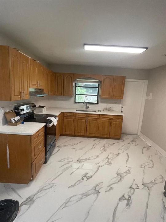 Recently Rented: $2,500 (2 beds, 2 baths, 900 Square Feet)