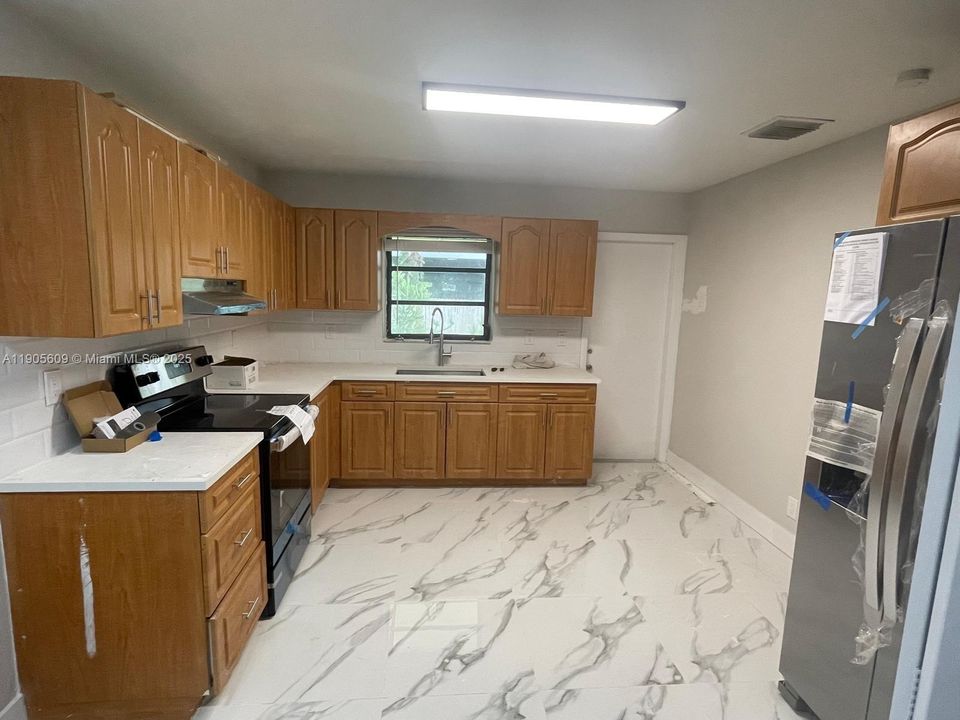 Recently Rented: $2,500 (2 beds, 2 baths, 900 Square Feet)