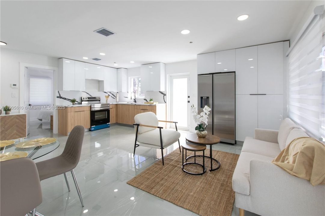 合同活跃: $475,000 (3 贝兹, 2 浴室, 990 平方英尺)