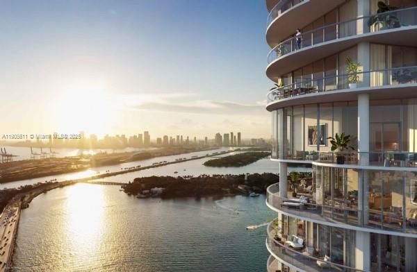 Five Park Miami Beach exterior, Arquitectonica design, new construction tower, Miami Beach skyline, luxury condominium building.
