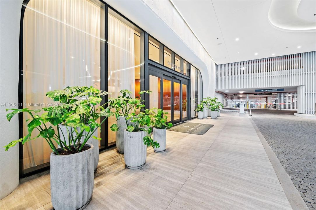 five-park-miami-beach-4104-for-rent-maria-rosales-chic-living-miami