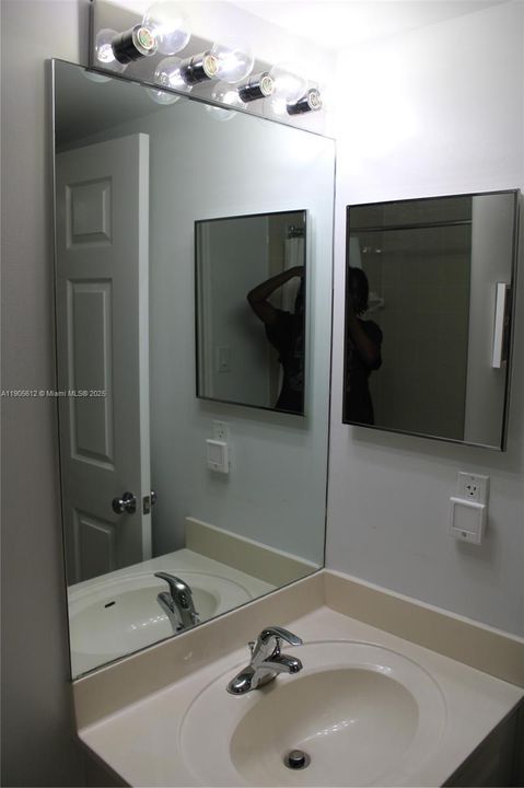 出租: $2,800 (2 贝兹, 2 浴室, 1162 平方英尺)