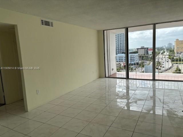 В аренду: $2,190 (1 спален, 1 ванн, 940 Квадратных фут)