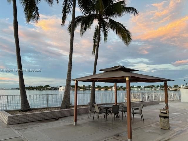 В аренду: $2,190 (1 спален, 1 ванн, 940 Квадратных фут)