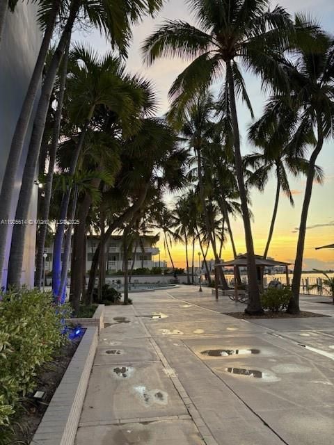 В аренду: $2,190 (1 спален, 1 ванн, 940 Квадратных фут)