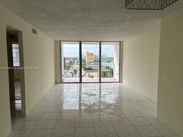 В аренду: $2,190 (1 спален, 1 ванн, 940 Квадратных фут)