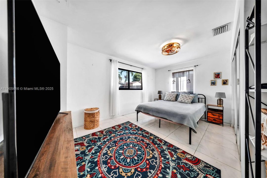 待售: $524,500 (4 贝兹, 2 浴室, 1390 平方英尺)