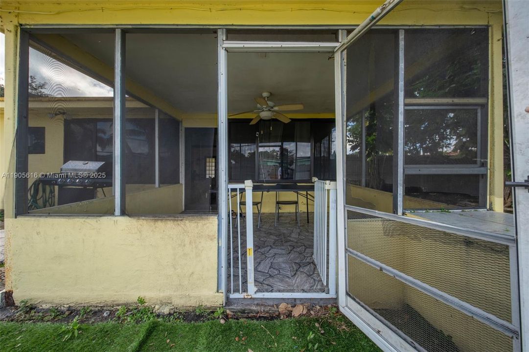 待售: $524,500 (4 贝兹, 2 浴室, 1390 平方英尺)