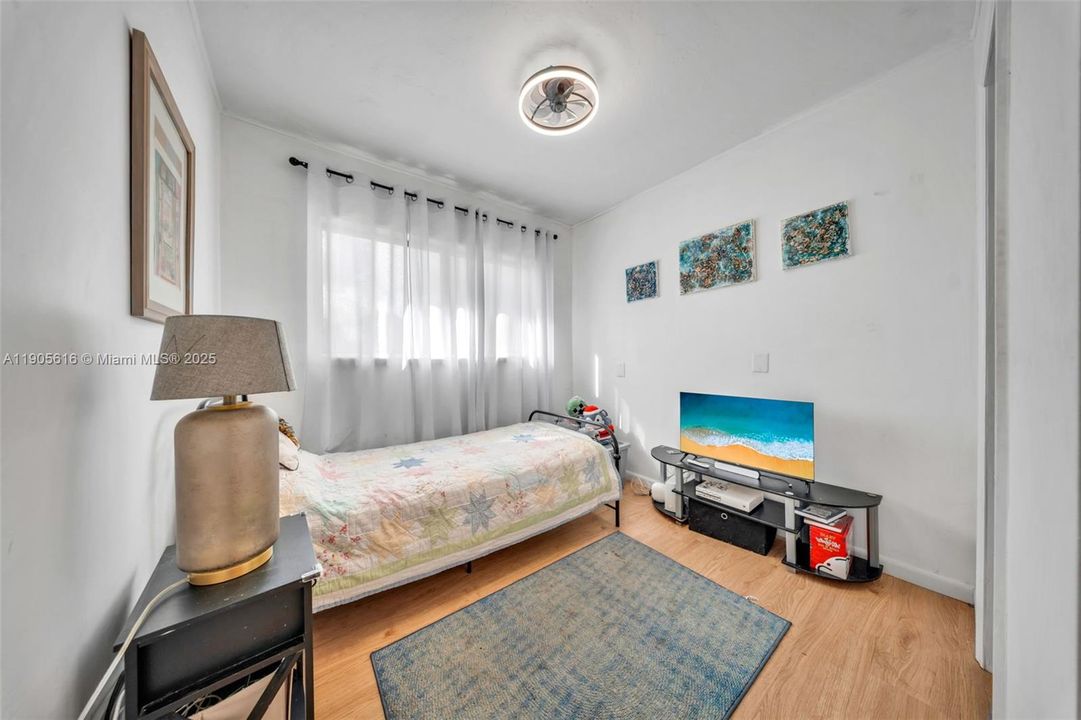 待售: $524,500 (4 贝兹, 2 浴室, 1390 平方英尺)