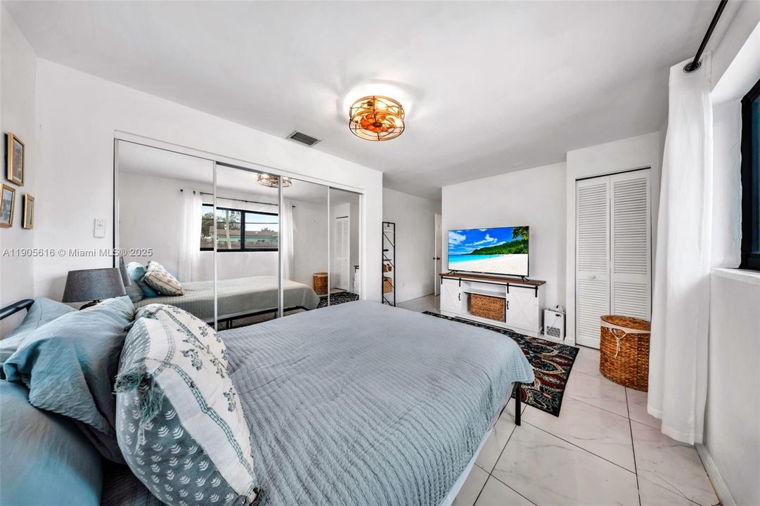 待售: $524,500 (4 贝兹, 2 浴室, 1390 平方英尺)